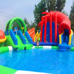 龍蝦主題水上樂園